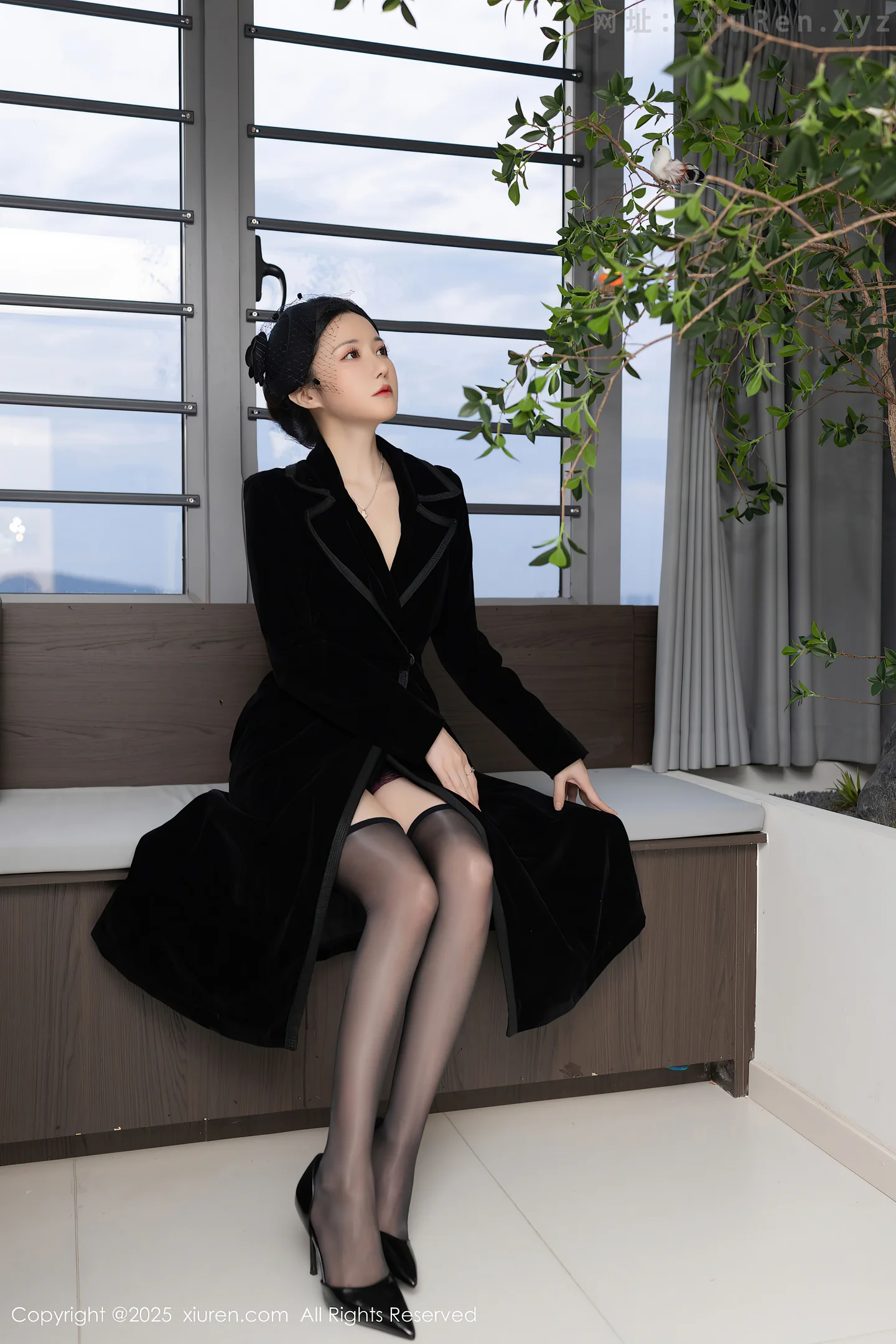 图片[2]-[XiuRen秀人网]VOL.10564 模特鱼子酱Fish性感黑色情趣内衣配黑丝吊袜秀曼妙身姿诱惑写真80P-秀人网官方网站